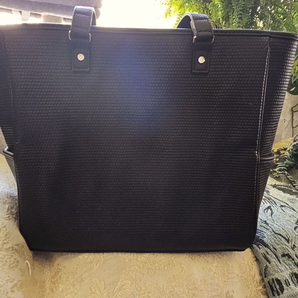 Thirty-One Jewel pebbled tote